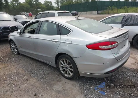 2017 Ford Fusion Energi Titanium z USA, uszkodzony, nr VIN 3FA6P0SU0HR202909